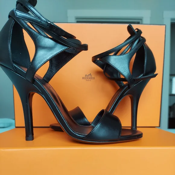 Hermès Alphonso Leather Strap Heels - Picture 10 of 10
